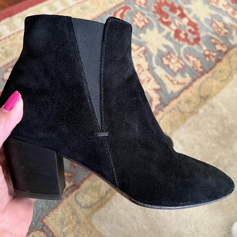 Aquatalia Womens Black Suede Booties Boots Size 8